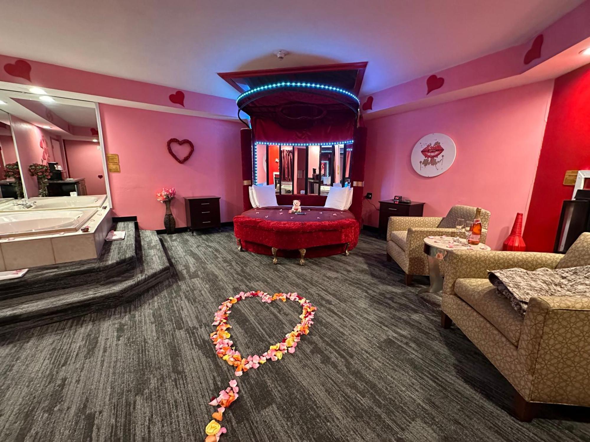 Inn Of The Dove - Romantic Luxury Suites With Jacuzzi & Fireplace At Harrisburg-Hershey-Philadelphia, Pa Eksteriør bilde