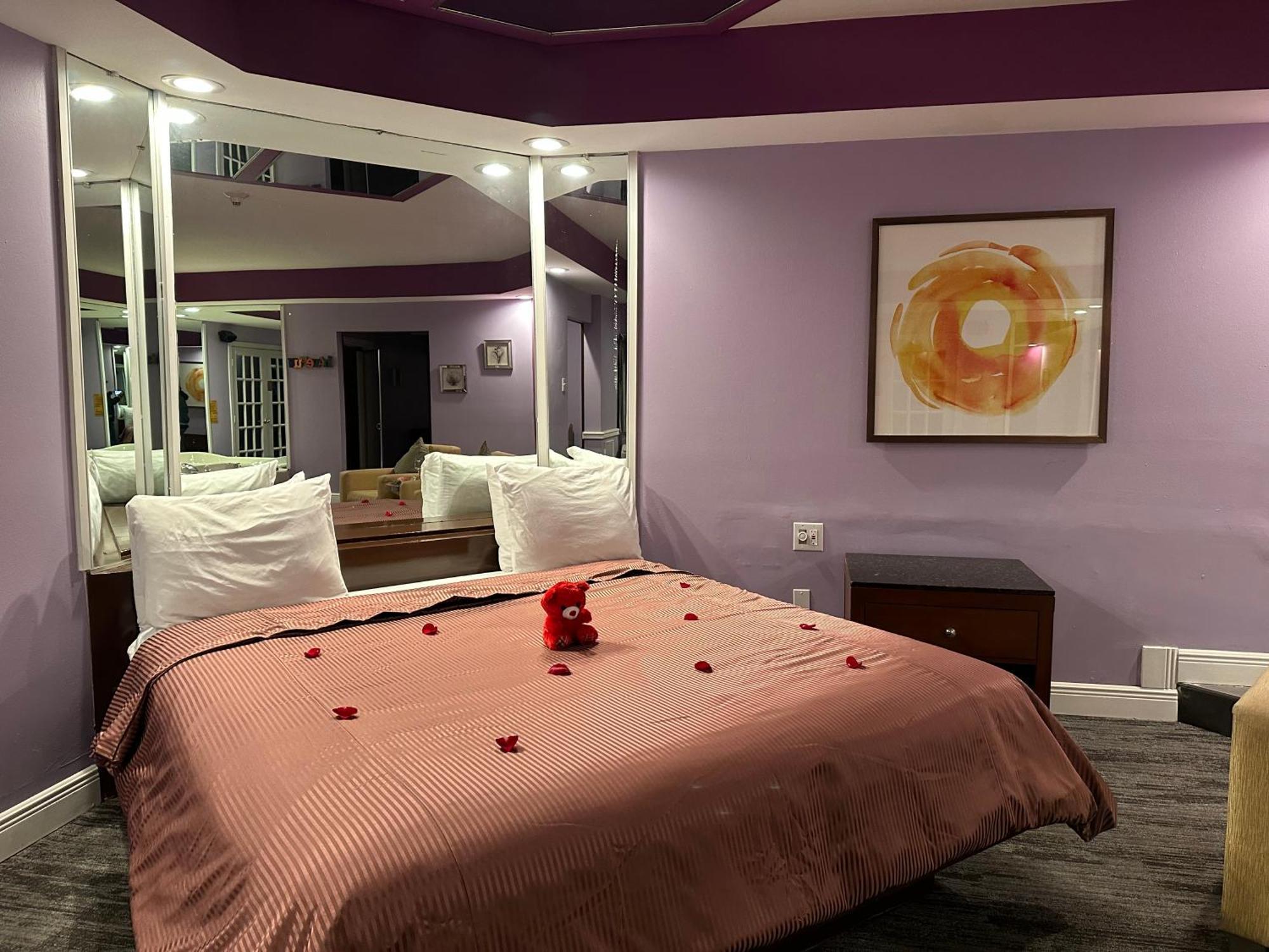 Inn Of The Dove - Romantic Luxury Suites With Jacuzzi & Fireplace At Harrisburg-Hershey-Philadelphia, Pa Eksteriør bilde