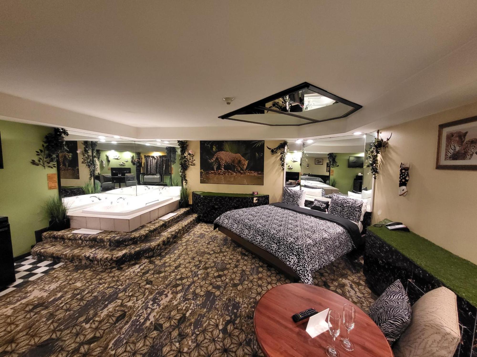 Inn Of The Dove - Romantic Luxury Suites With Jacuzzi & Fireplace At Harrisburg-Hershey-Philadelphia, Pa Eksteriør bilde